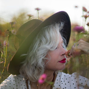 Meet your Posher, April